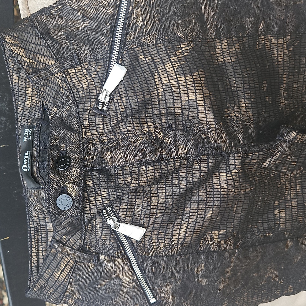 High Rise Black and Gold Jeans Size 28 L30